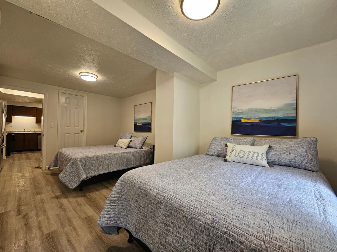 Your Cozy Escape | Roomy, Comfortable & Furnished