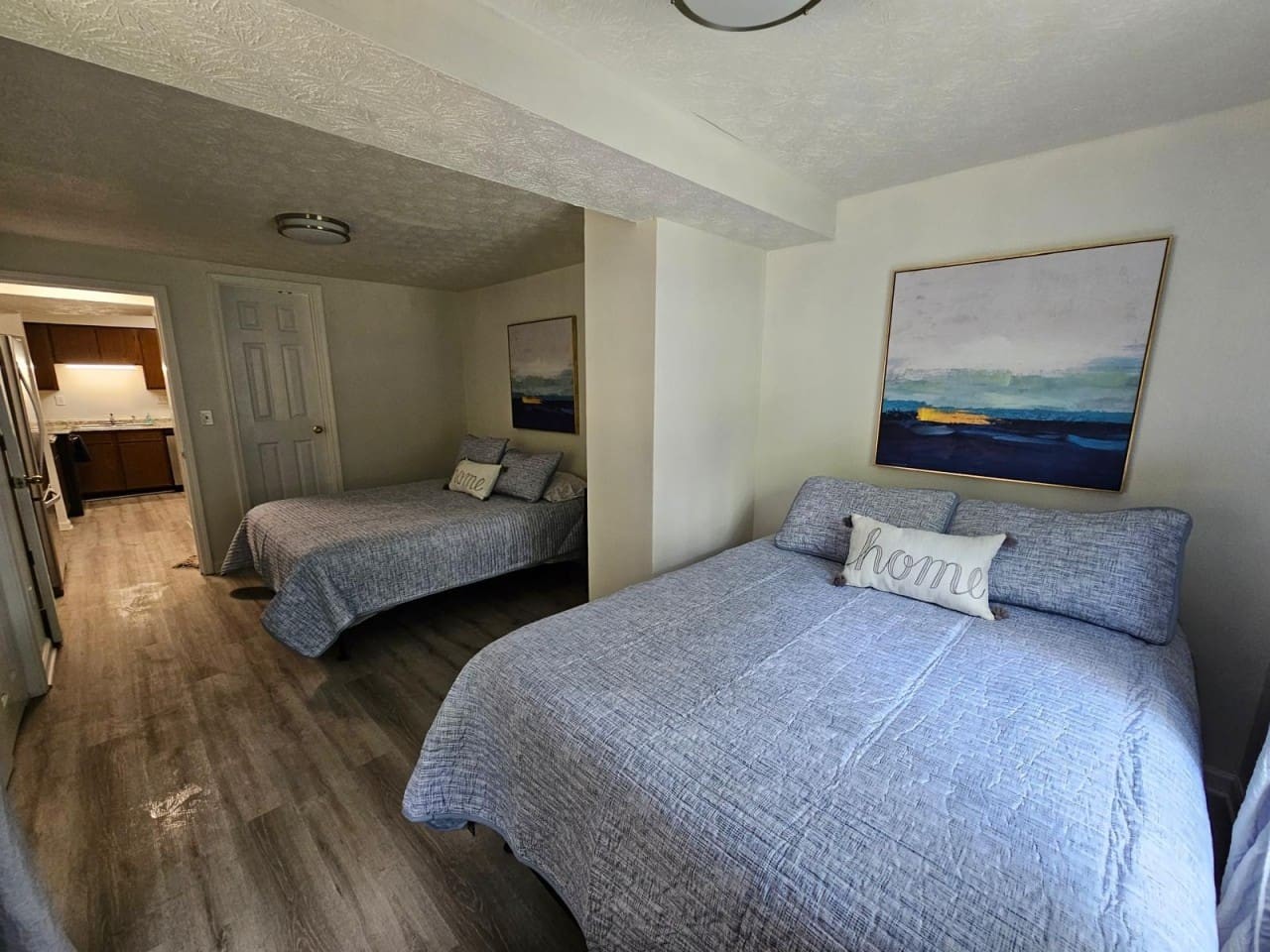 Your Cozy Escape | Roomy, Comfortable & Furnished