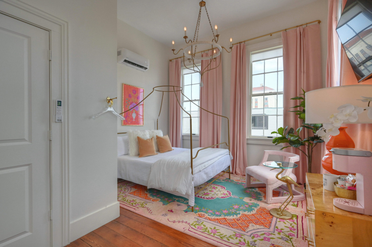 Sugar's Inn Room 5 — Boutique Hotel in Downtown Galveston