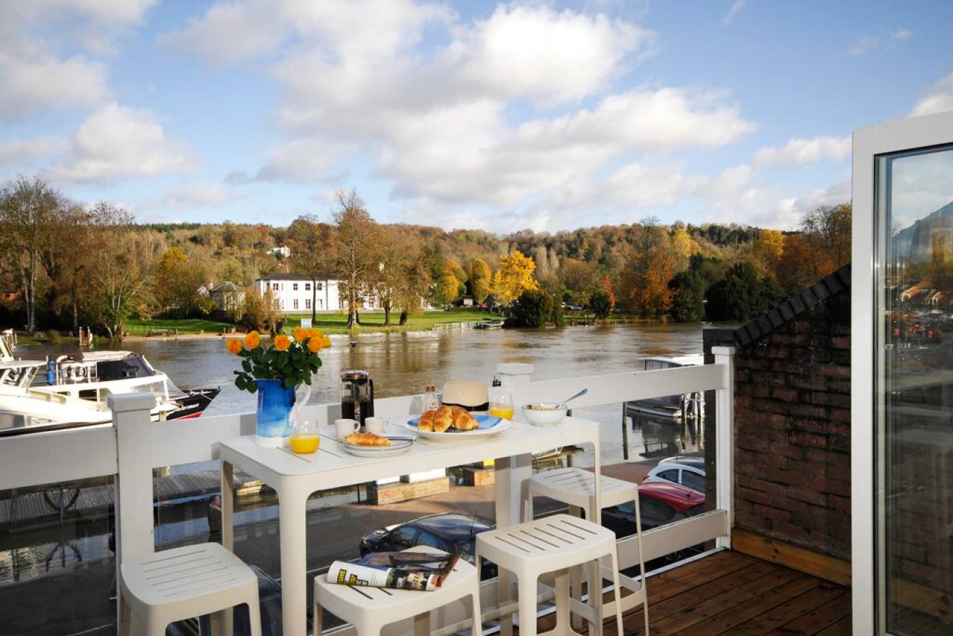 The Oars - Riverfront Property