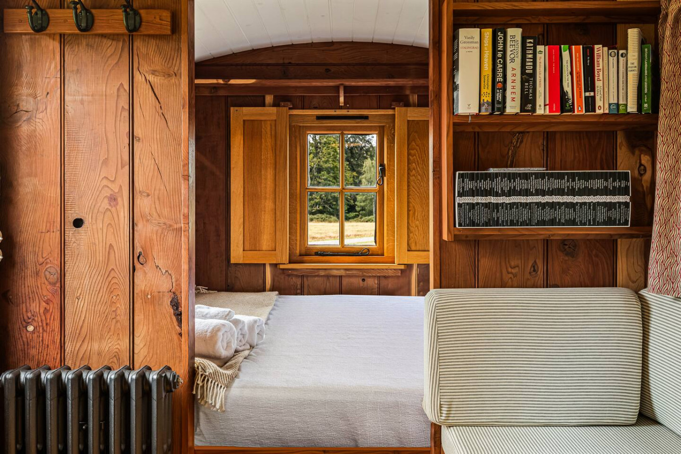Drovers Hill at Stonor - Redwood - shepherds hut