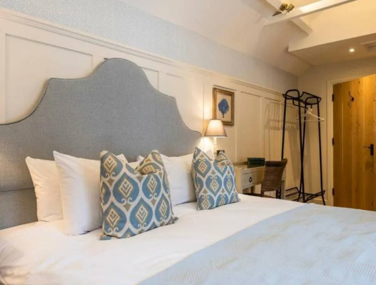 Classic room 7 at The Bull Hotel - Pet friendly
