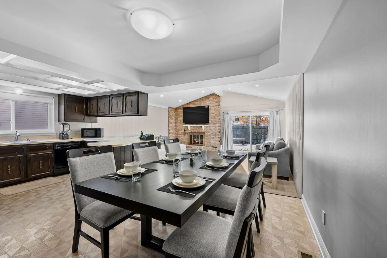 Charming 3BR home w/ yard and fireplace in Troy 2