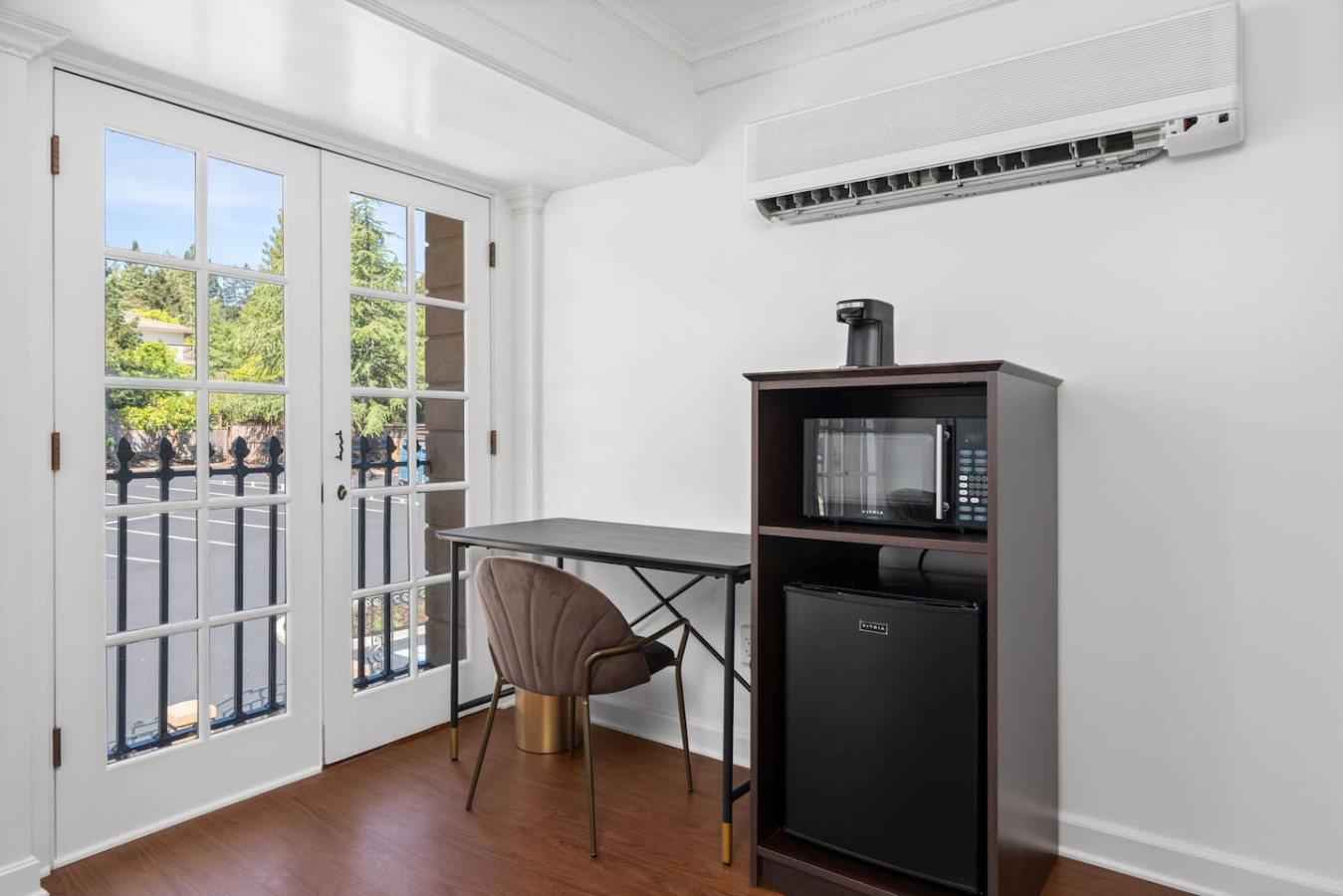 Wine Country Luxury King Room in Boutique Hotel 6