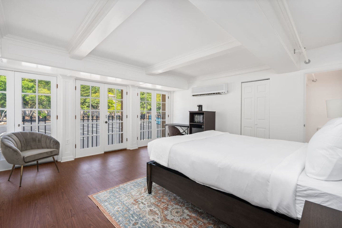 Wine Country Luxury King Room in Boutique Hotel 4