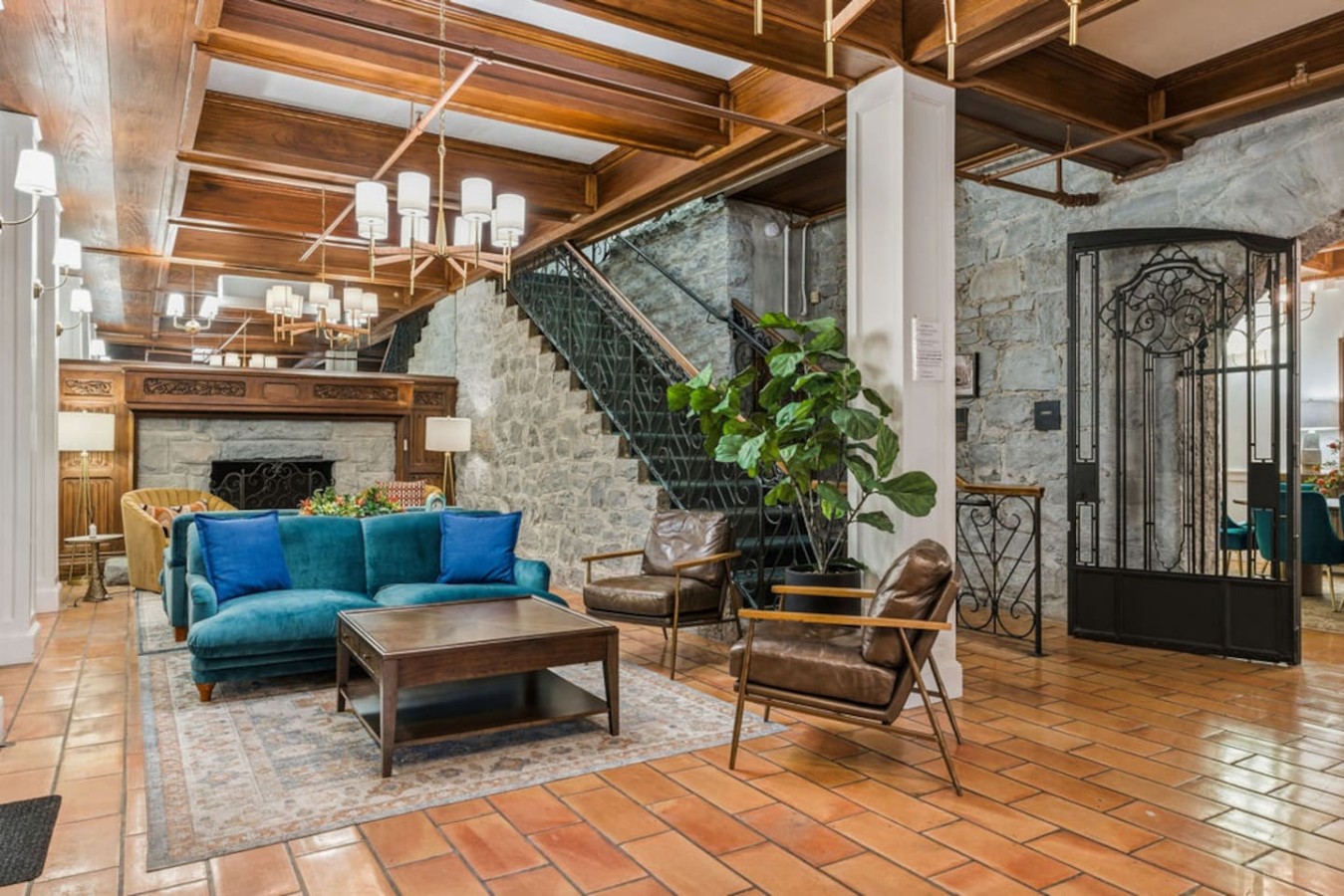 Sonoma Stonehouse Hotel, Wine Country Vibes 6