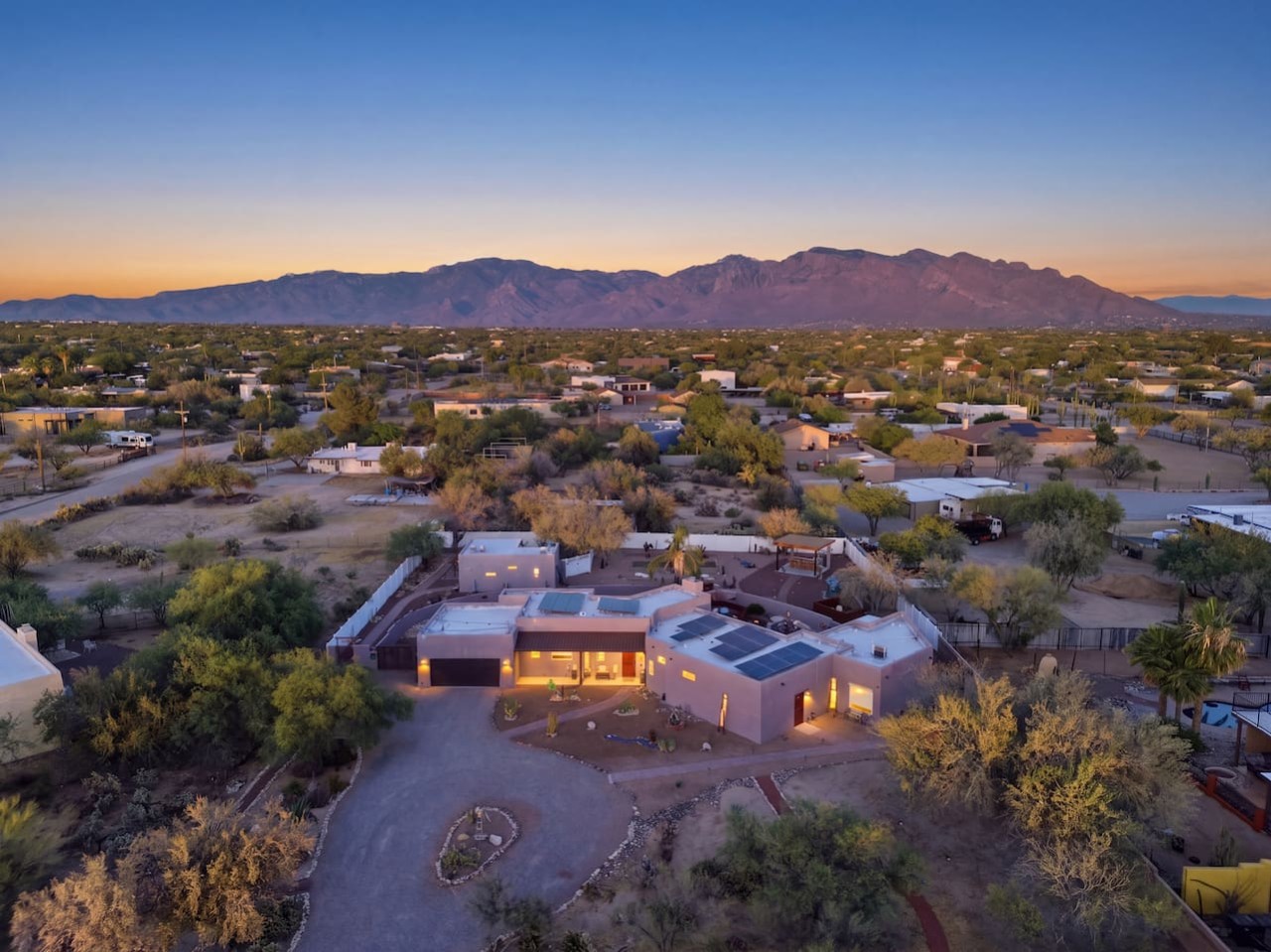 Desert Estate w/ Pool, Spa, Views & Putting Green 2