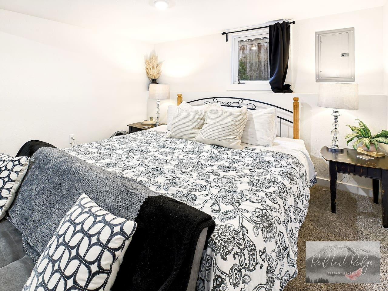 Charming Basement Hideaway - Cozy Modern Oasis In Historic District - Albany, OR