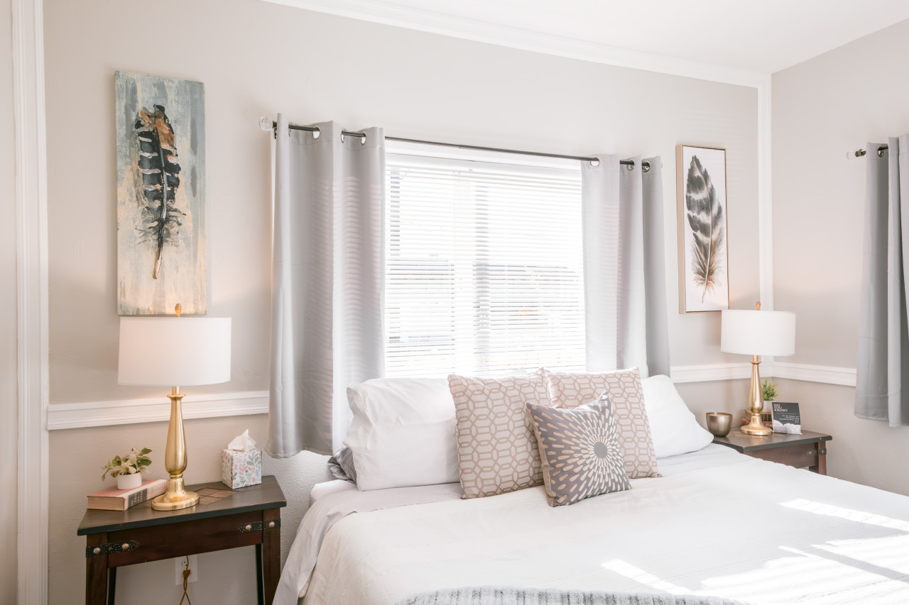 Stylish Amenities And Off Street Parking - Charming Family Retreat - Corvallis, OR