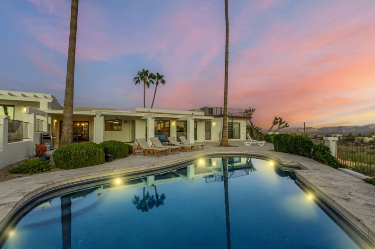 Beautiful Red Mountain Views 4 Bed/3.5 Bath/pool/rooftop Deck - Fountain Hills, AZ