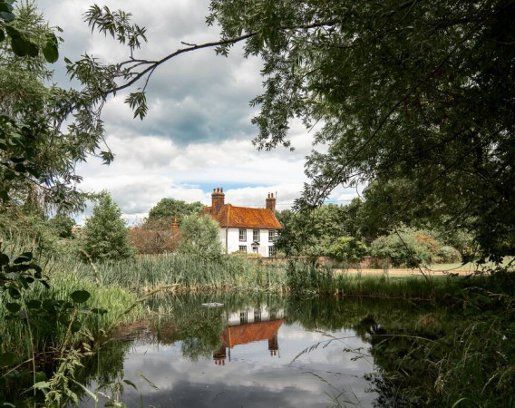 5 Bed Farmhouse With Shared Pool
