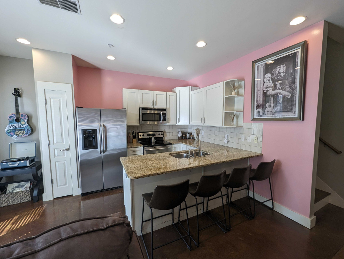 Dolly Would! Lux|Parking|King Beds|Broadway Play