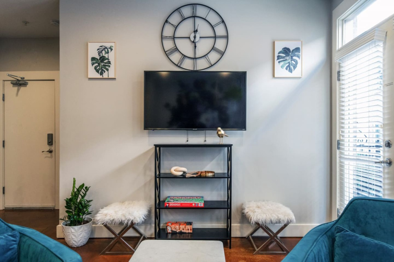 Dreamscape West End | King Beds | Free Garage | Near Music Row 4
