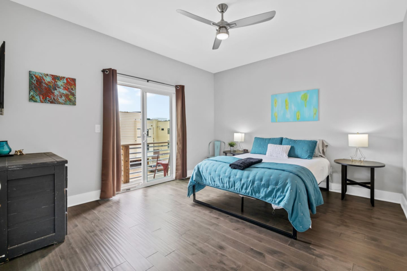 Rhythm & View: 4BR Townhome | Sleeps 12 | Attached 2-Car Garage | 2 Balconies 3