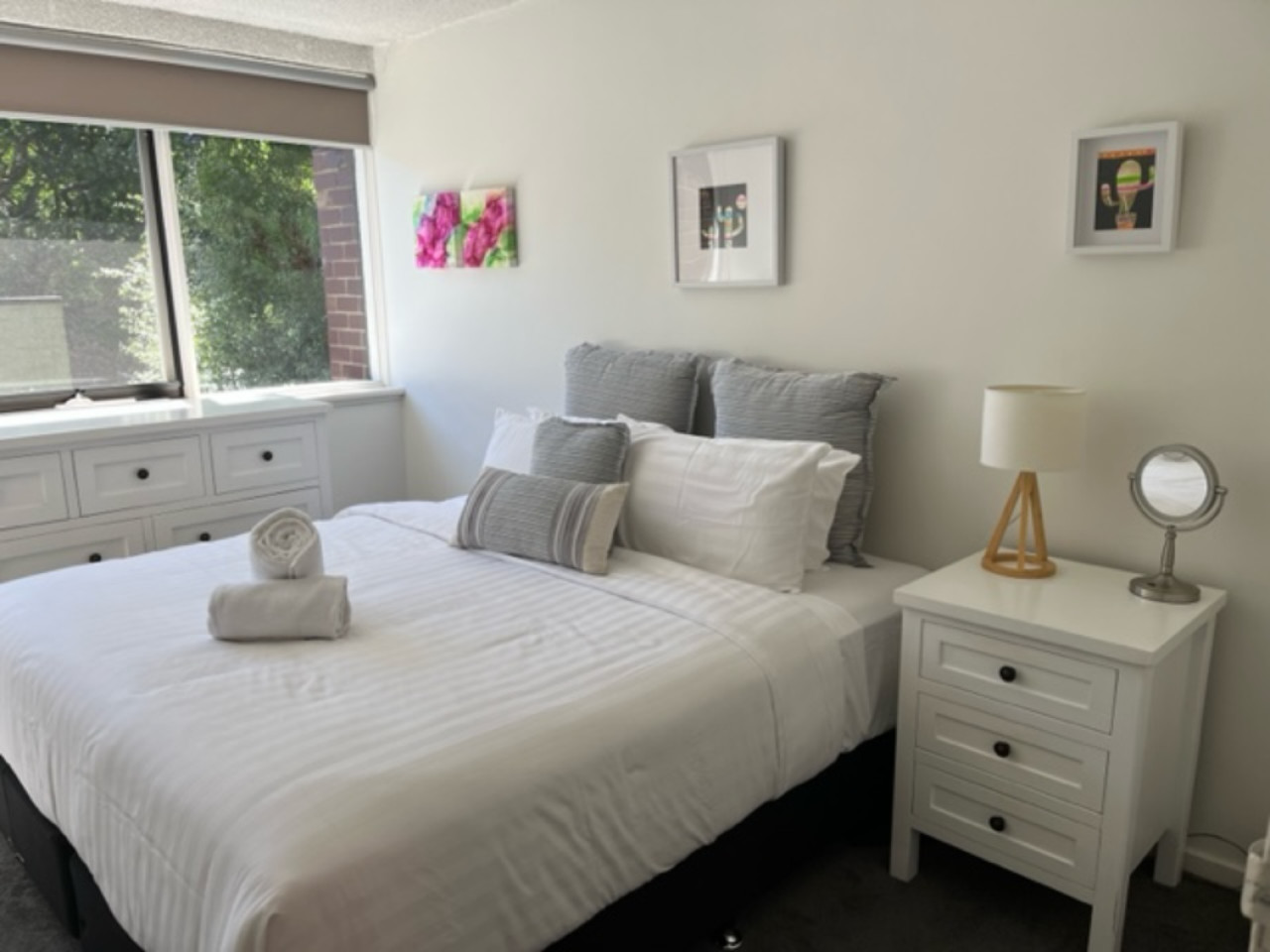 Bright, Stylish 2 bed Apartment in Richmond Terrace