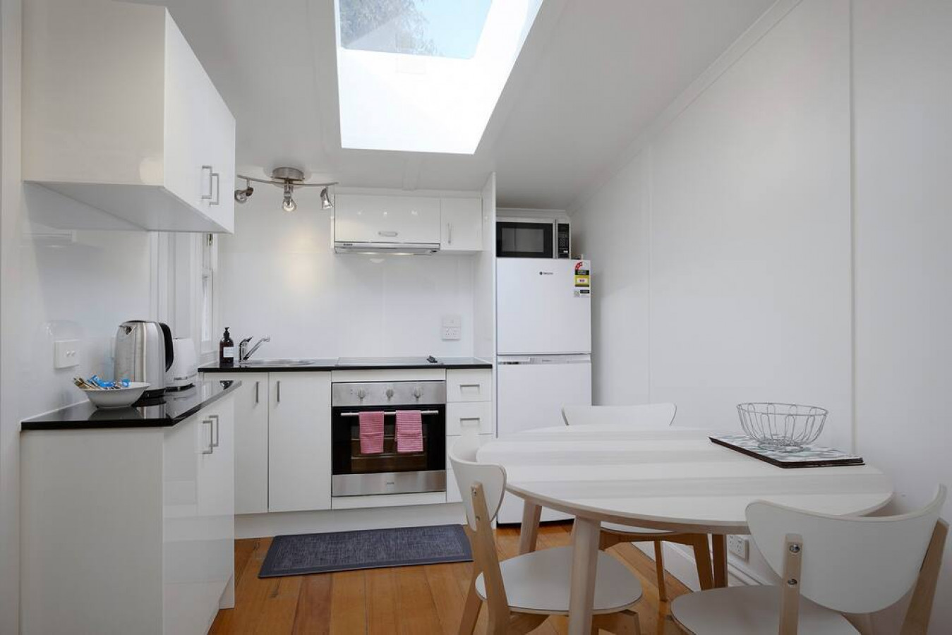 Brunswick Hideaway (A Gem in Brunswick)