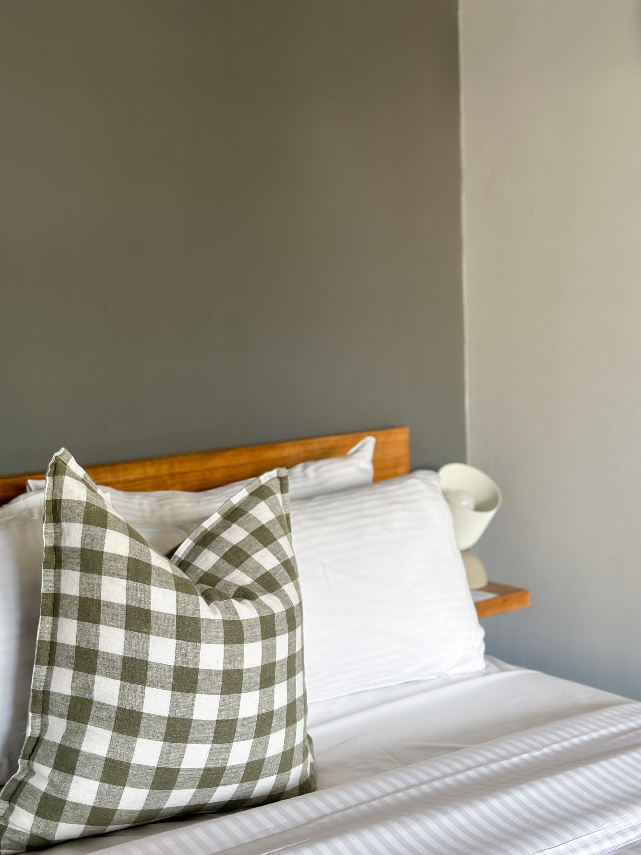 Melbourne Gem: Chic Studio in CBD Heart