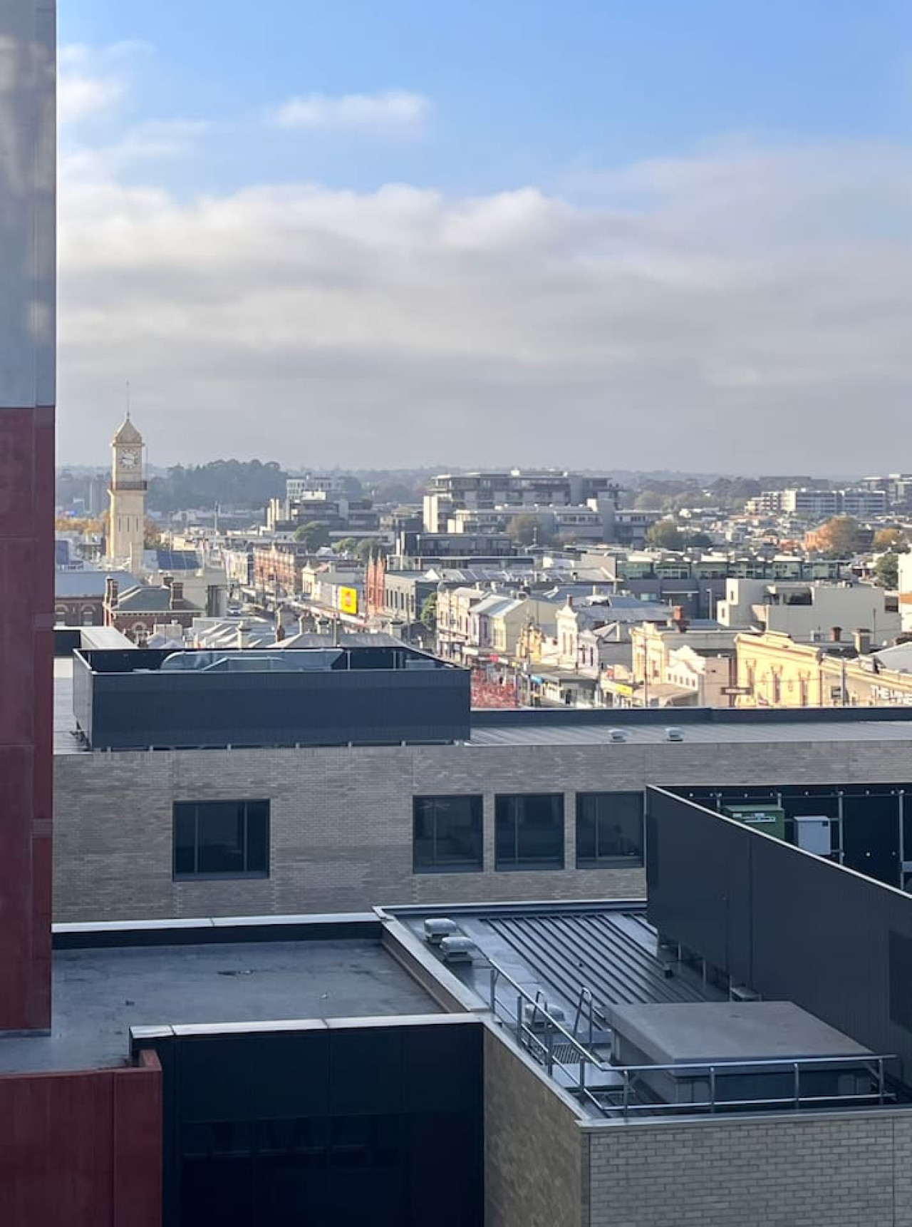 "Modern Cozy Vibes in the Centre of Richmond”