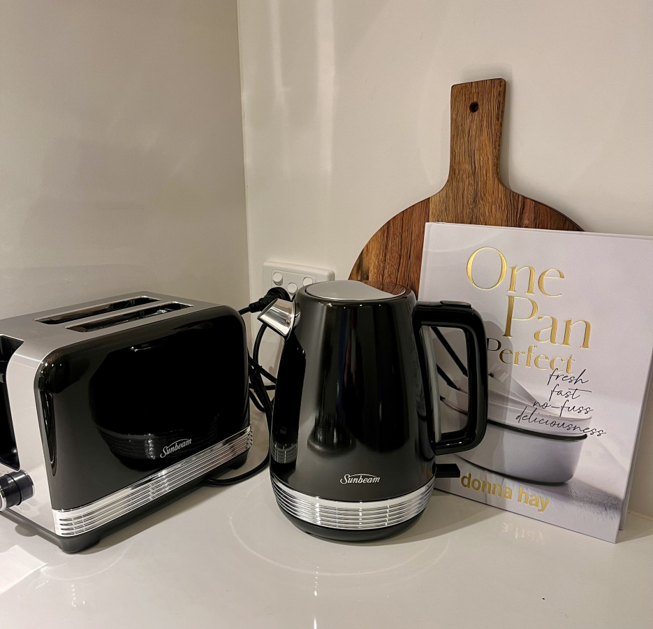 "Modern Cozy Vibes in the Centre of Richmond”