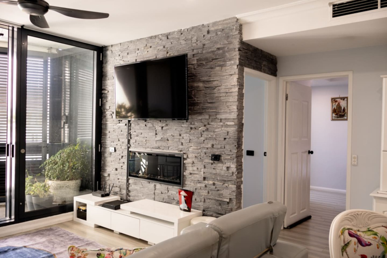 3-Bedroom Stay in Vibrant St Kilda Rd