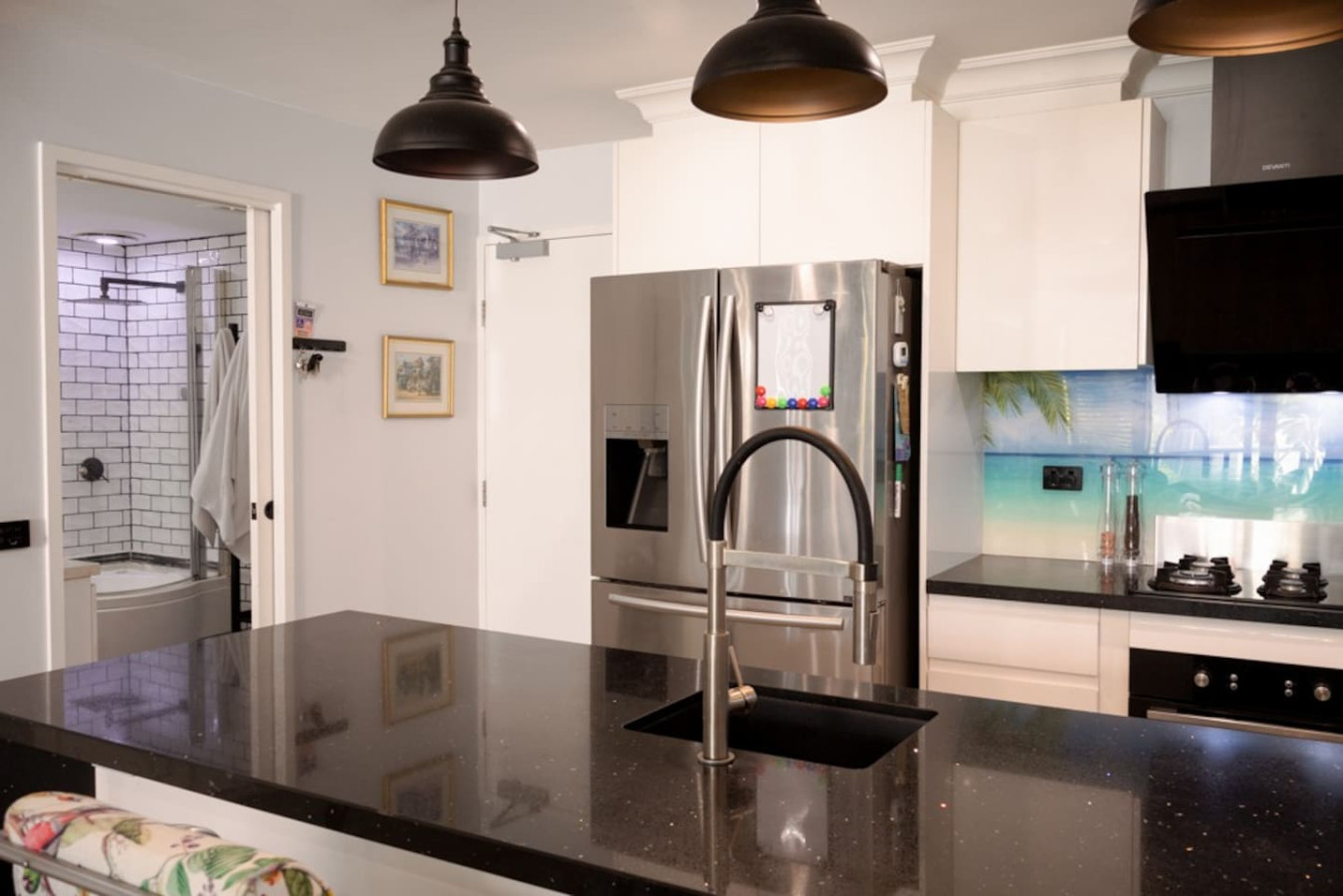 3-Bedroom Stay in Vibrant St Kilda Rd
