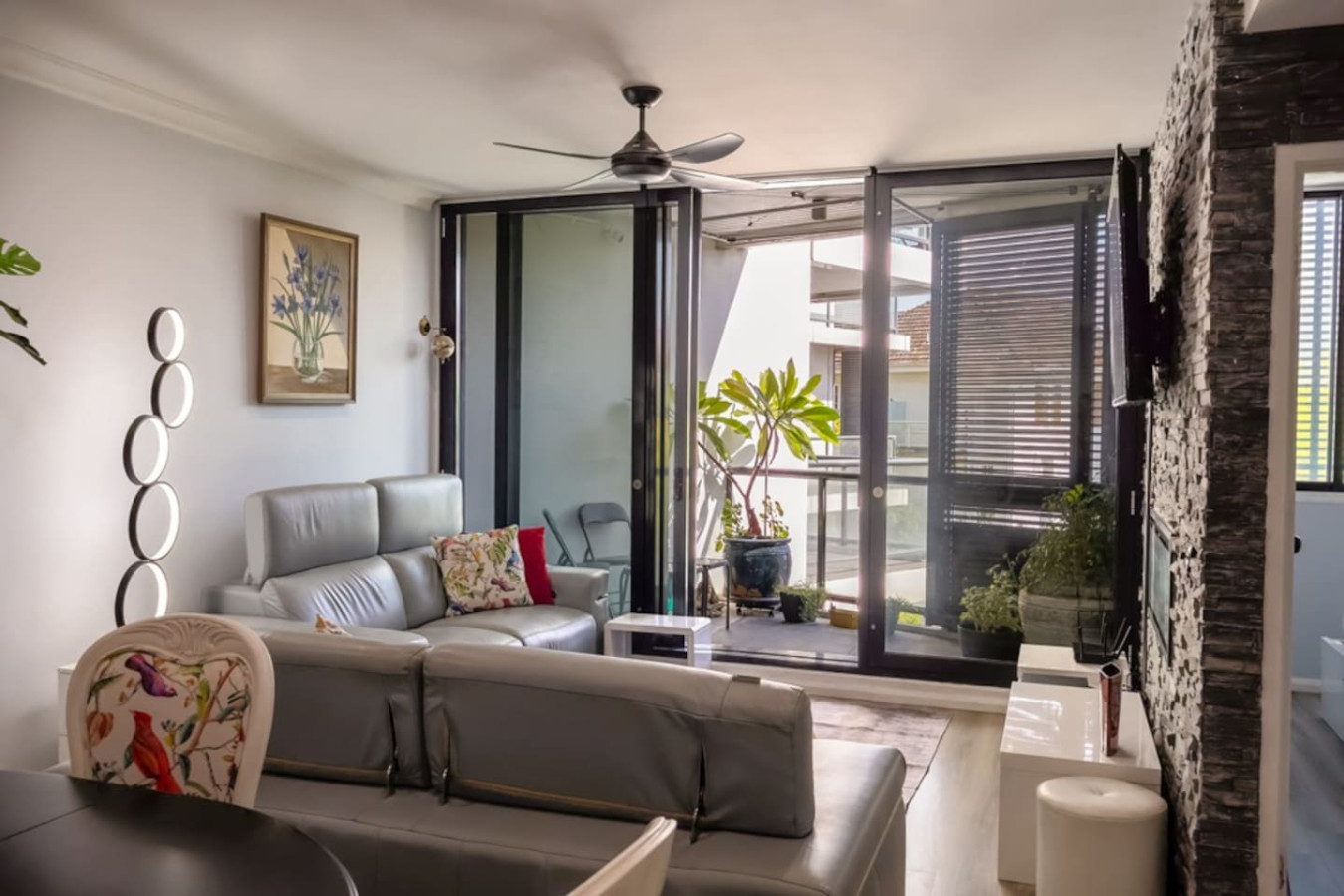 3-Bedroom Stay in Vibrant St Kilda Rd