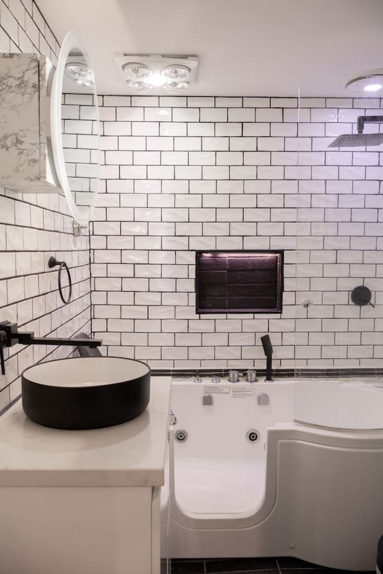 3-Bedroom Stay in Vibrant St Kilda Rd