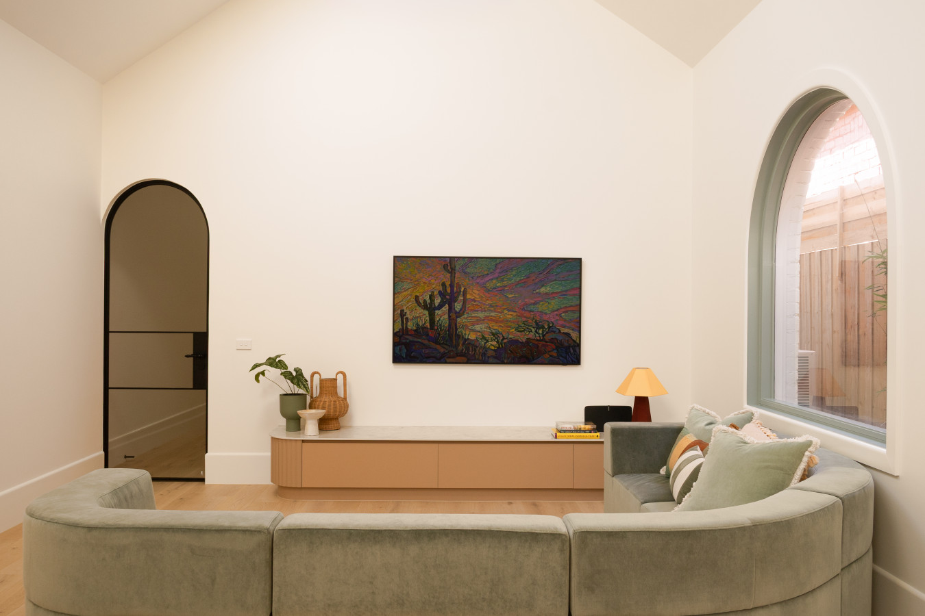 Modern 3-Bedroom House with Parking