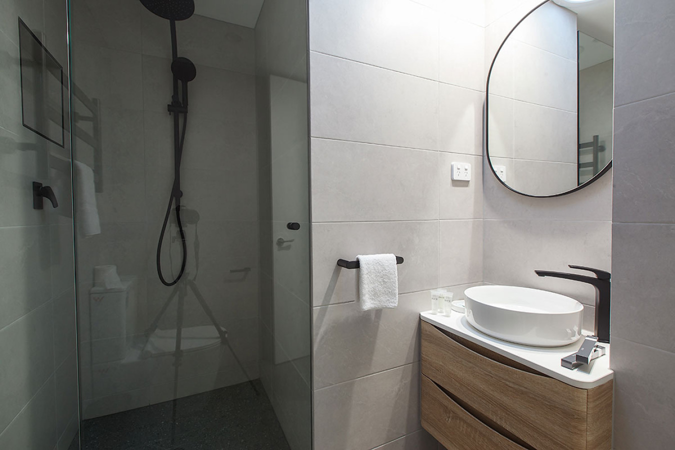 Stylish 2-Bed Penthouse with Large Private Terrace