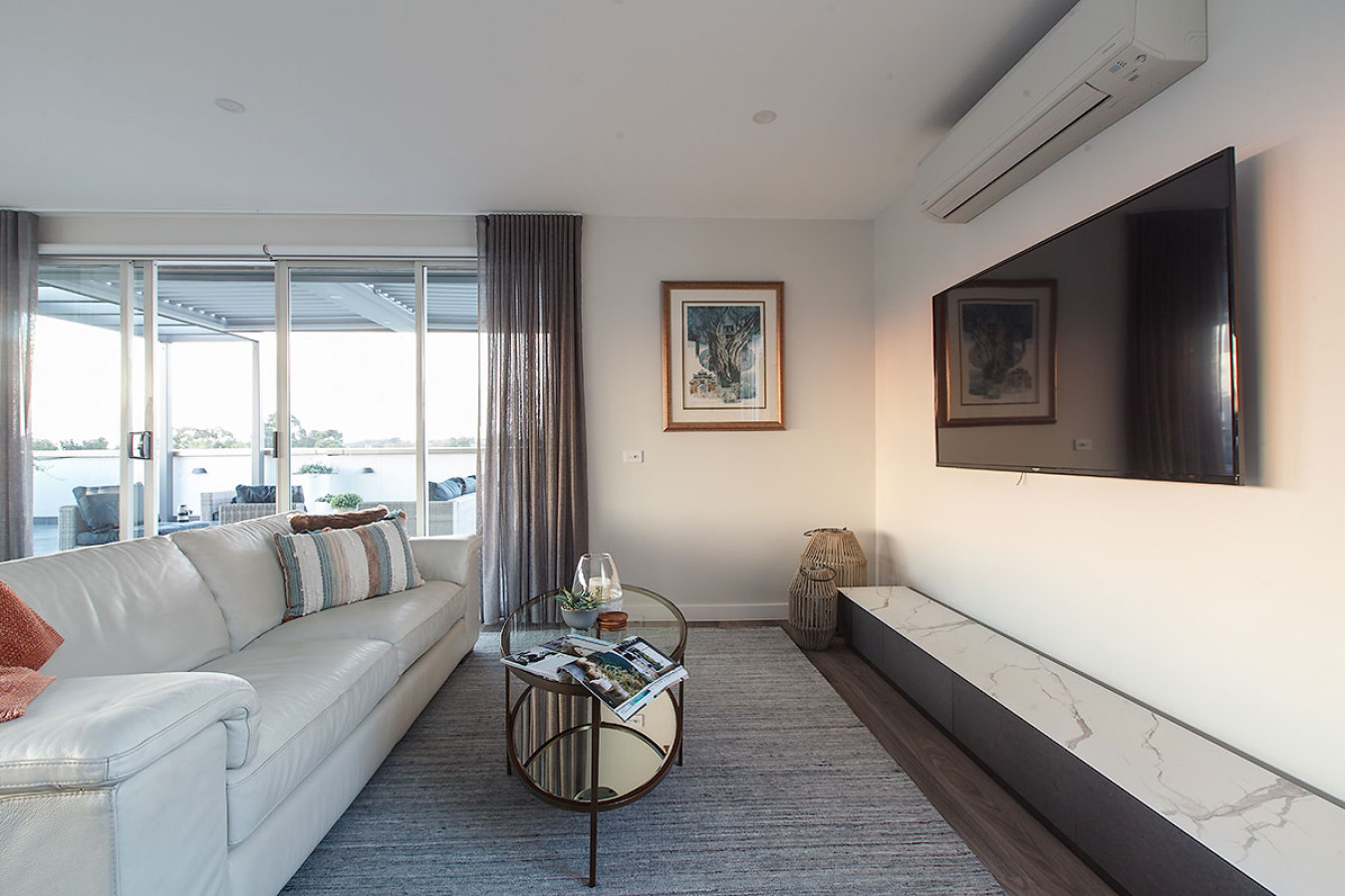 Stylish 2-Bed Penthouse with Large Private Terrace