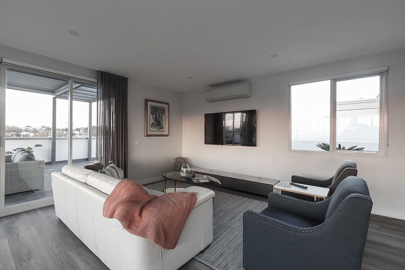 Stylish 2-Bed Penthouse with Large Private Terrace
