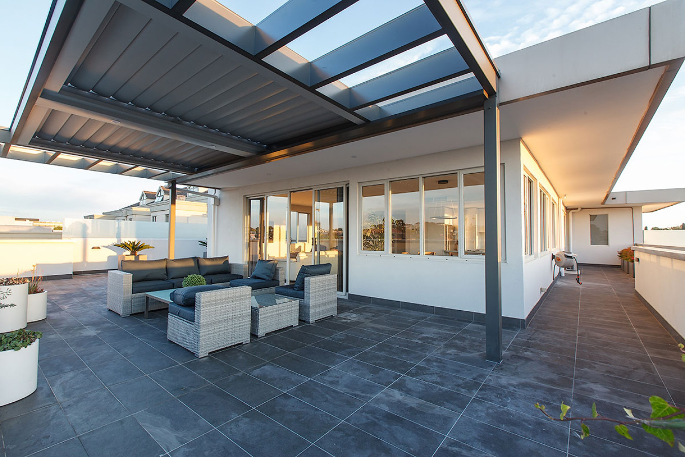 Stylish 2-Bed Penthouse with Large Private Terrace