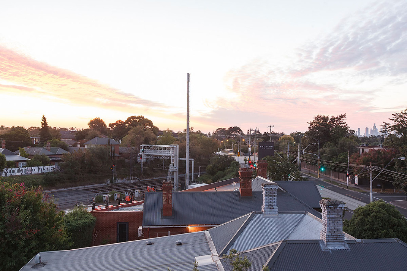 Stylish 2-Bed Penthouse with Large Private Terrace