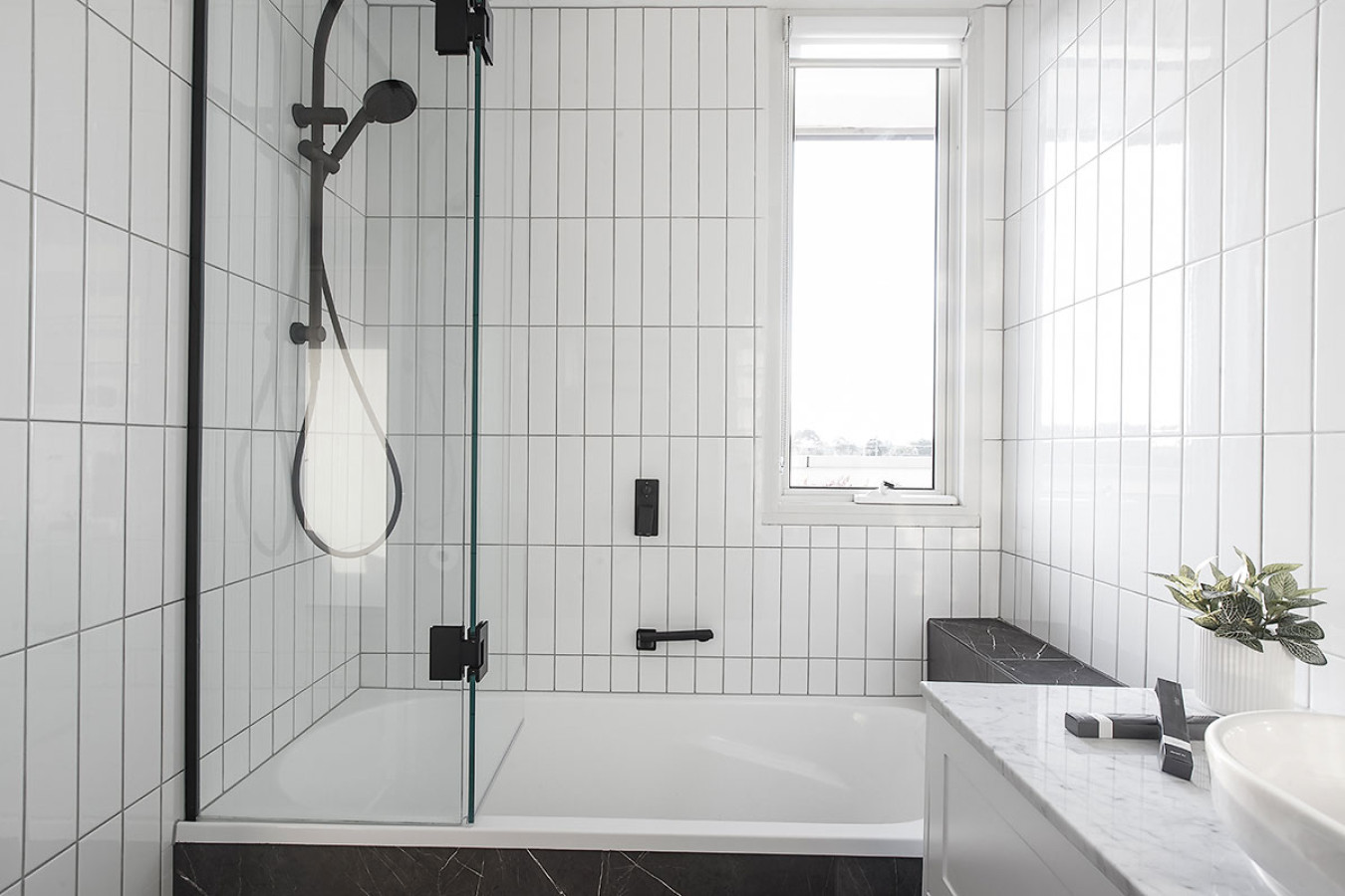 Stylish 2-Bed Penthouse with Large Private Terrace