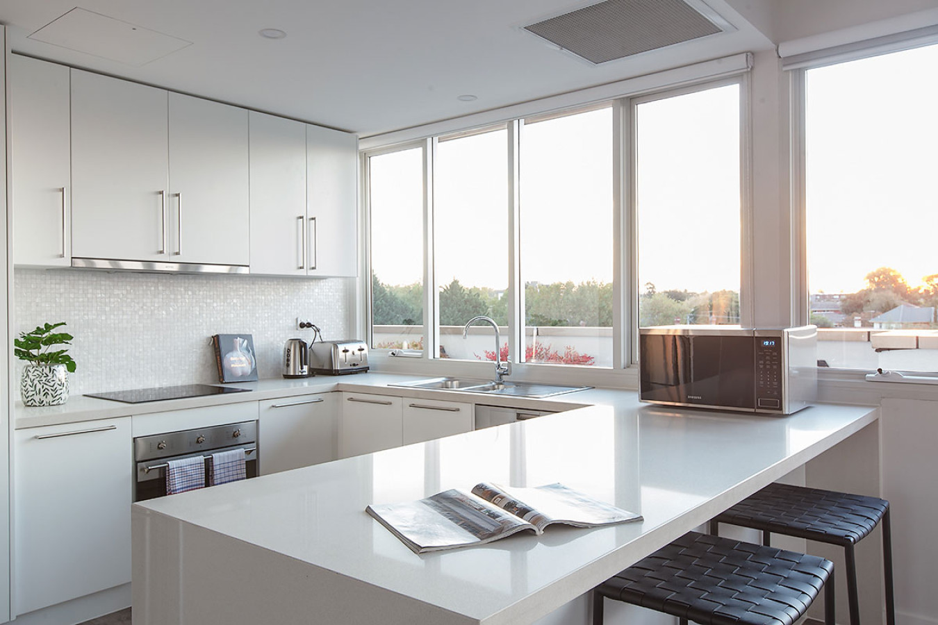 Stylish 2-Bed Penthouse with Large Private Terrace