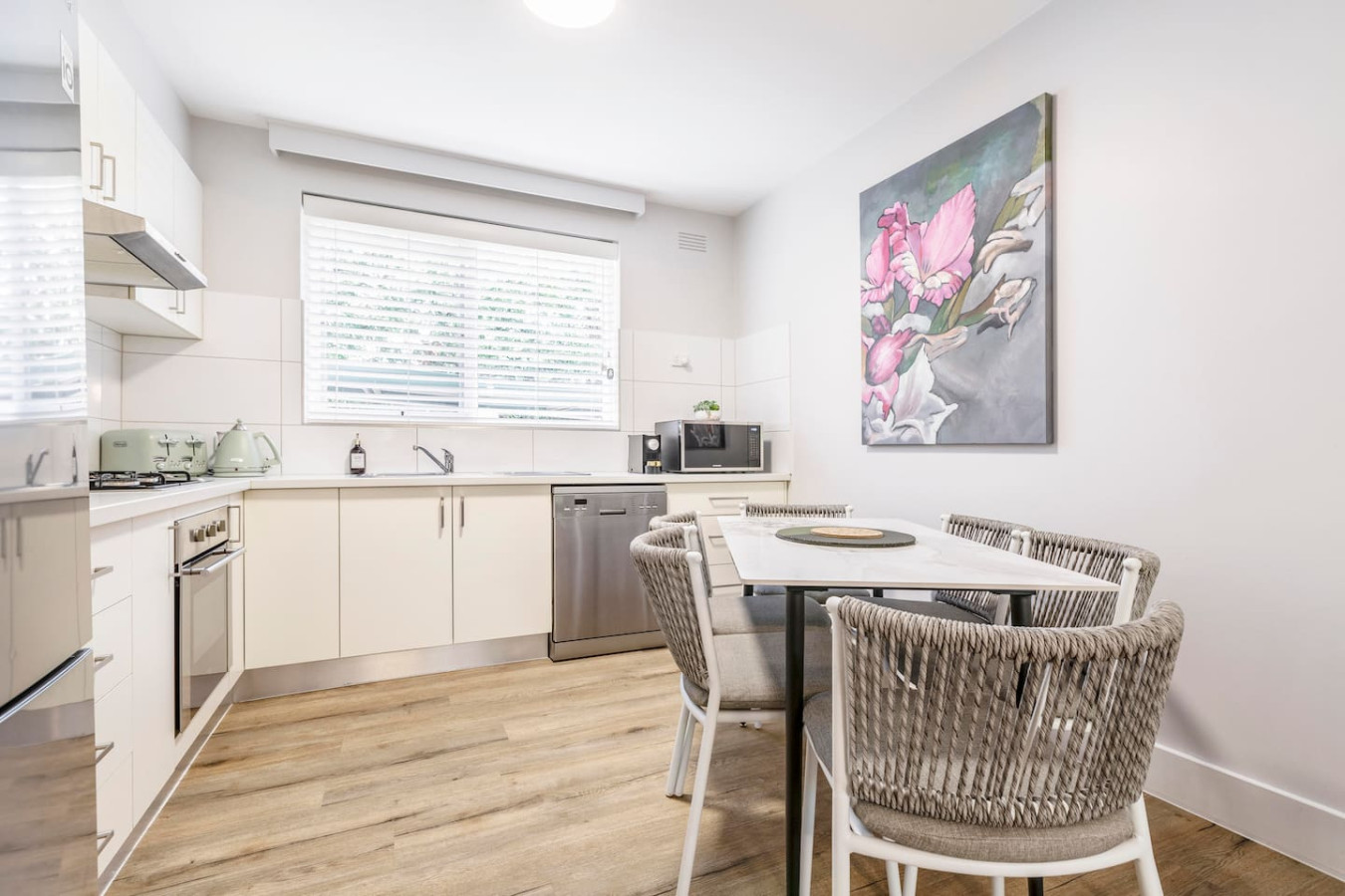 Charming 3-Bedroom Escape in Glen Iris