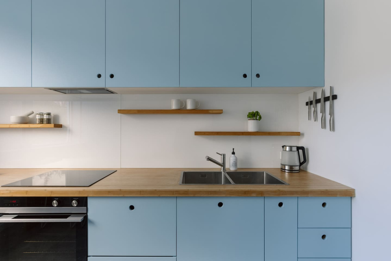 Stylish South Yarra Apartment Near Botanic Gardens