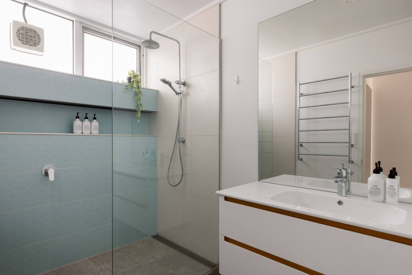 Stylish South Yarra Apartment Near Botanic Gardens