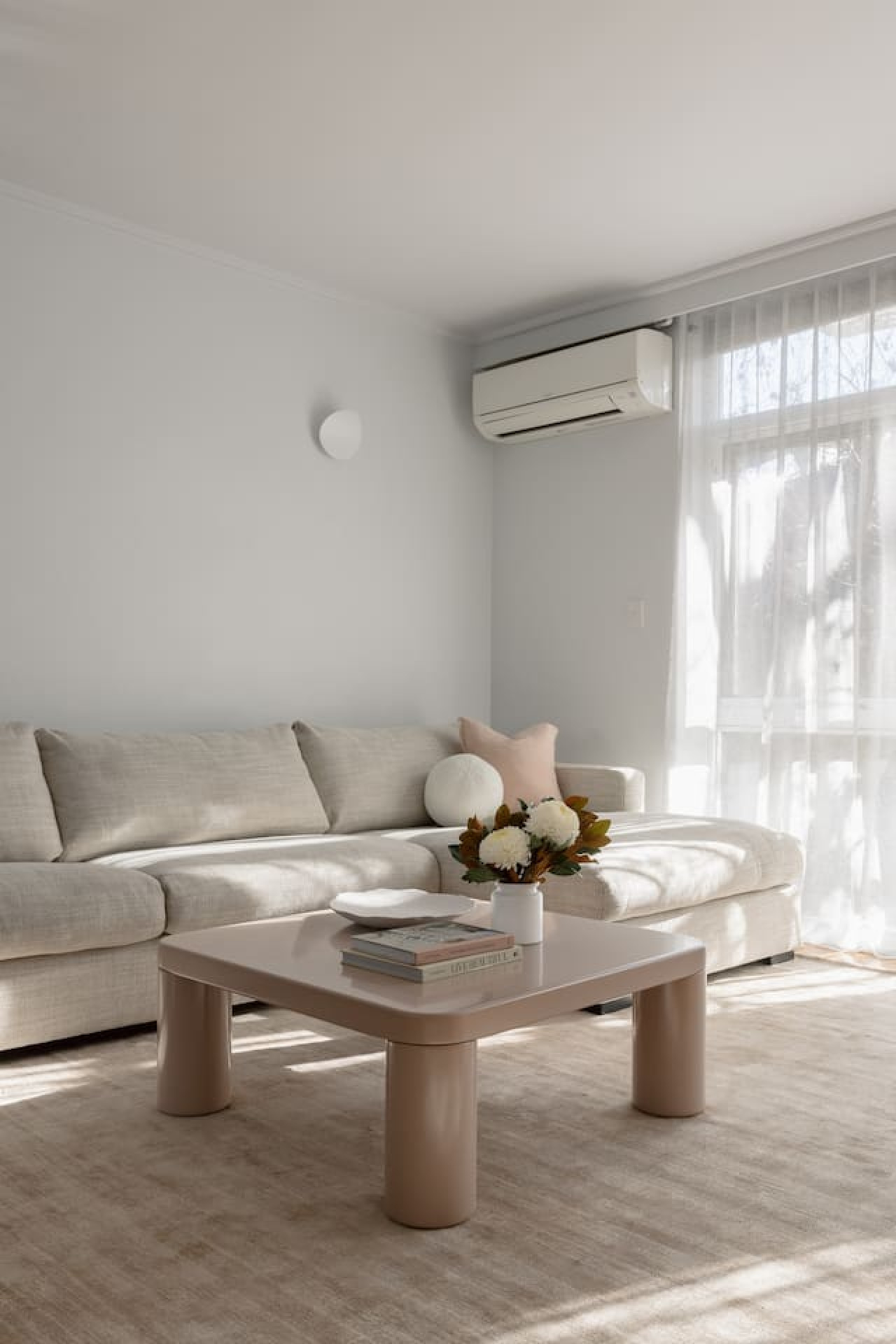 Stylish South Yarra Apartment Near Botanic Gardens