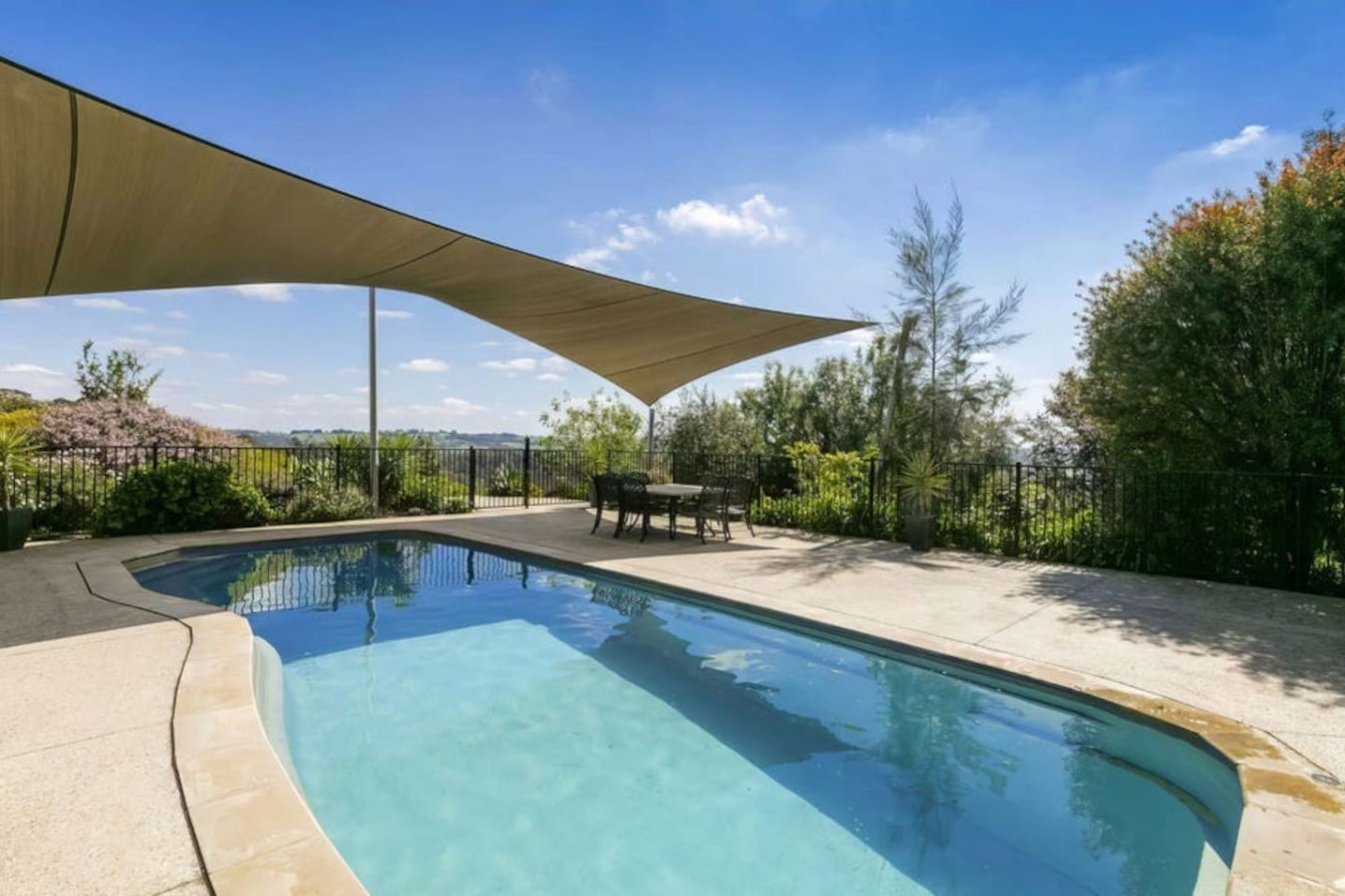 5BD| Farmhouse Retreat w/ Pool | Dandenong Ranges