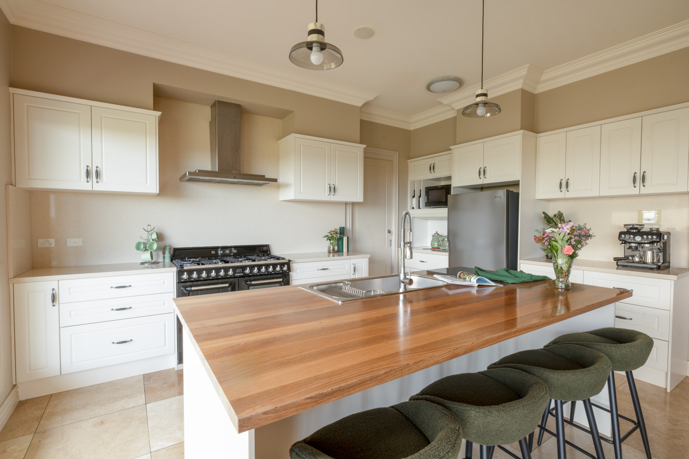 5BD| Farmhouse Retreat w/ Pool | Dandenong Ranges