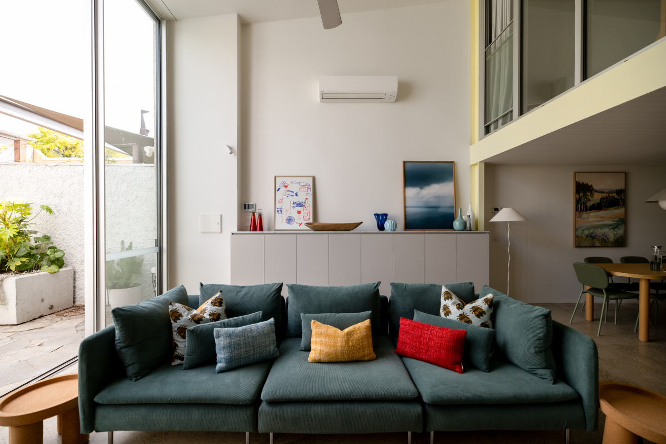 Modern 4BR in Seddon | Family-Friendly Near CBD