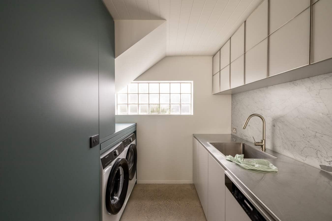 Modern 4BR in Seddon | Family-Friendly Near CBD