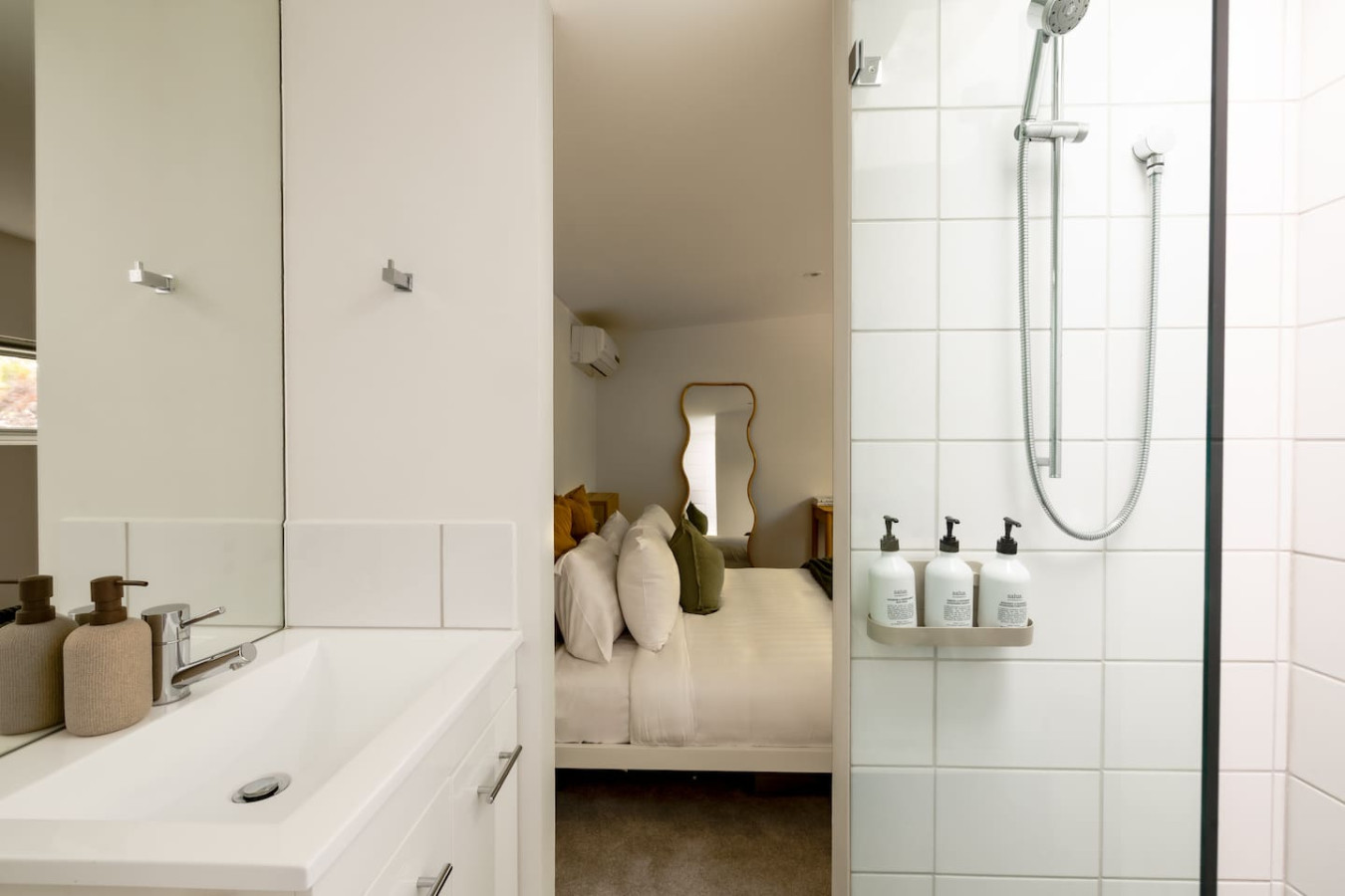 Modern 4BR in Seddon | Family-Friendly Near CBD