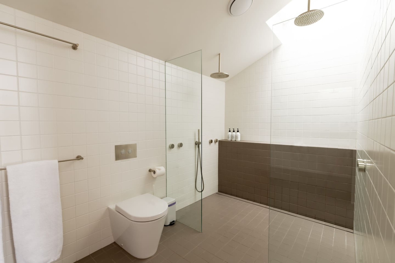 Modern 4BR in Seddon | Family-Friendly Near CBD