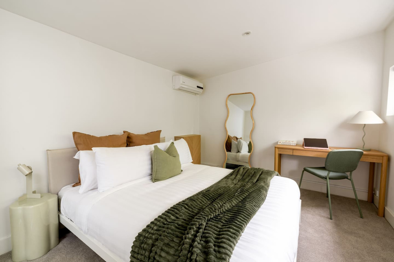 Modern 4BR in Seddon | Family-Friendly Near CBD