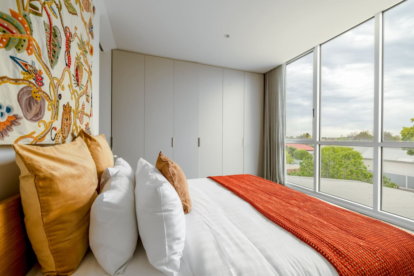 Modern 4BR in Seddon | Family-Friendly Near CBD