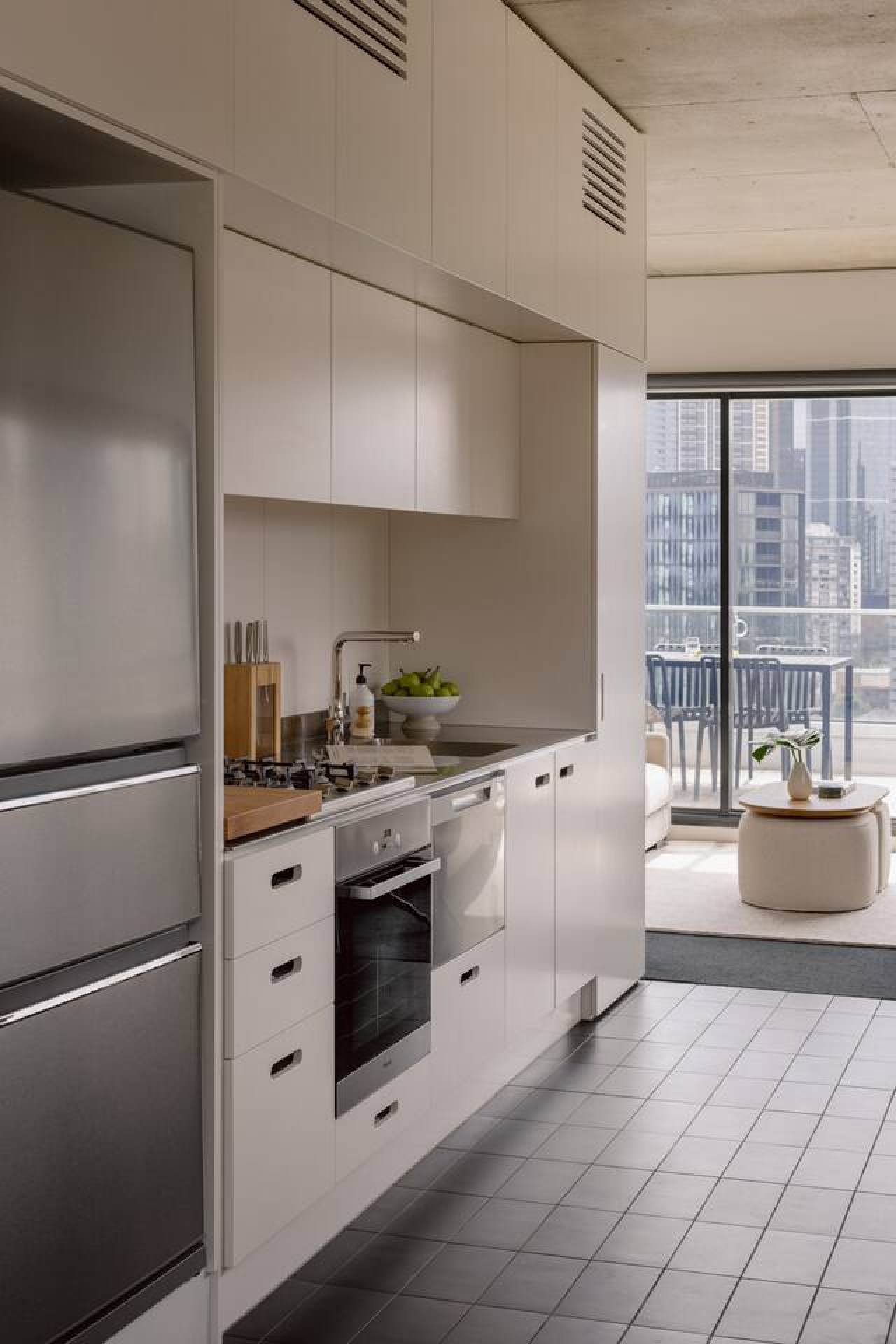 2BD | Immaculate Sky High Apartment |Prime Location