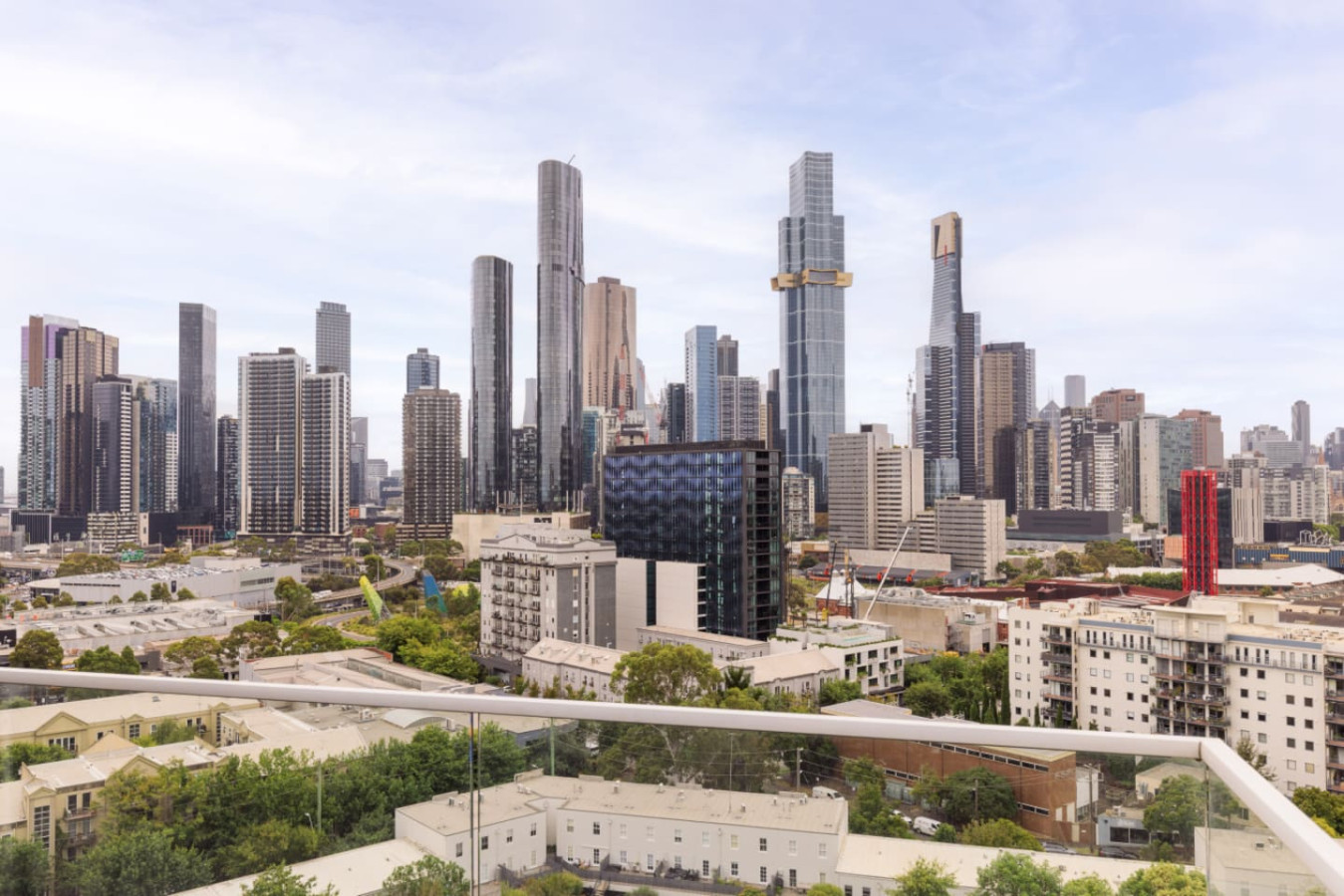 2BD | Immaculate Sky High Apartment |Prime Location