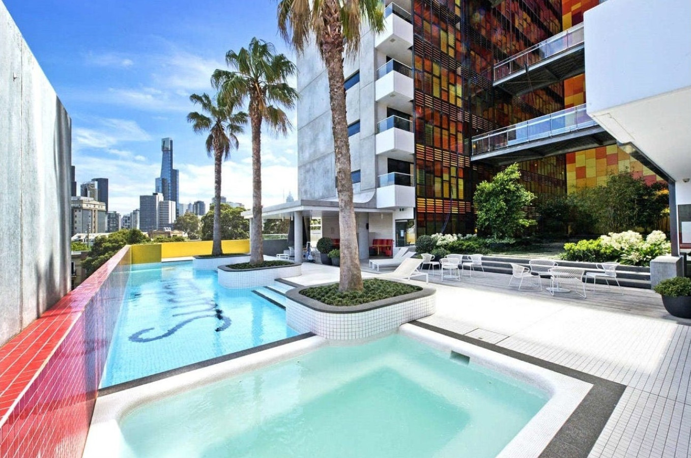 2BD | Immaculate Sky High Apartment |Prime Location